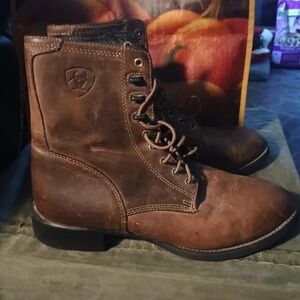 Tan Ariat lace up boots size 9.5